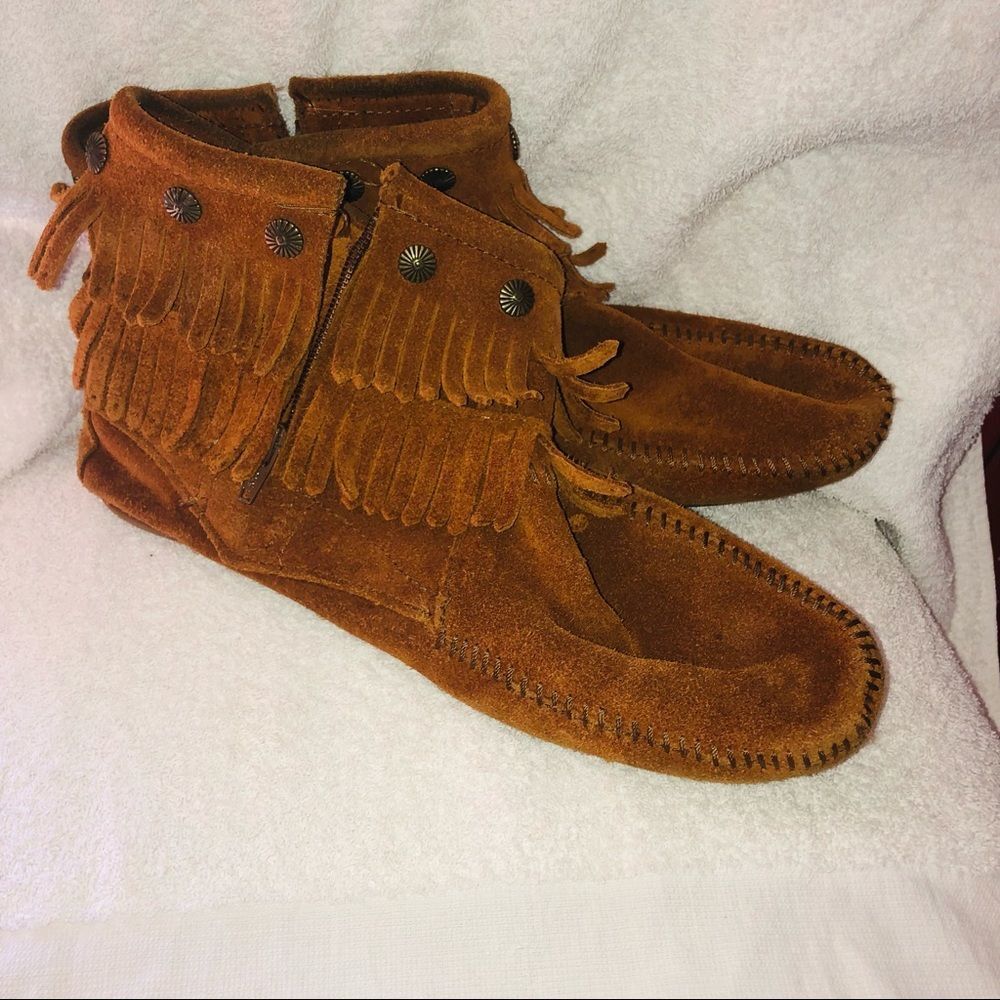 Minnetonka Zippered Bootie Moccasin✨✨✨
